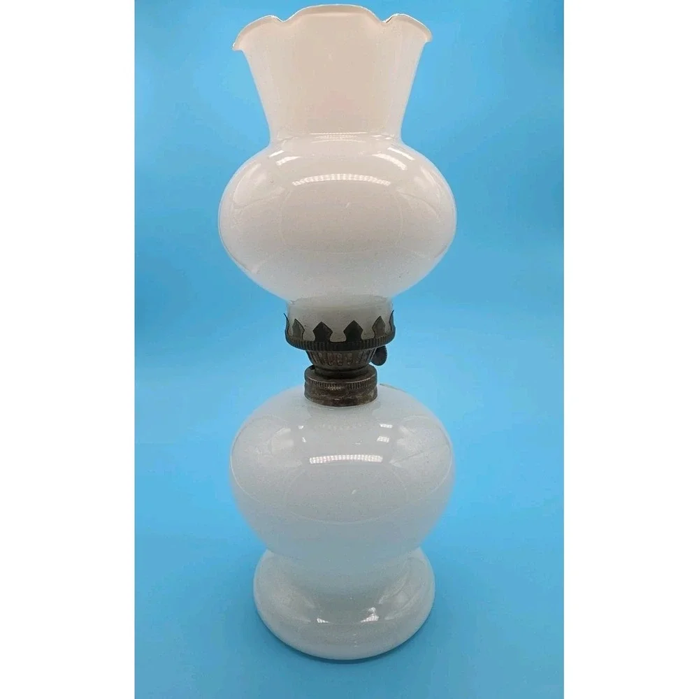 VTG Milk Glass Table Hurricane Oil Lamp w/Flowers 10